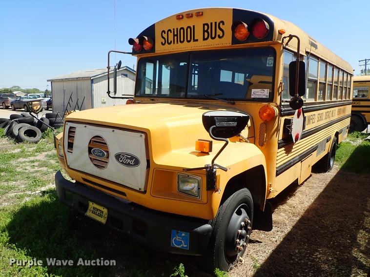 image for item DF1173 1992 Ford B700 school bus