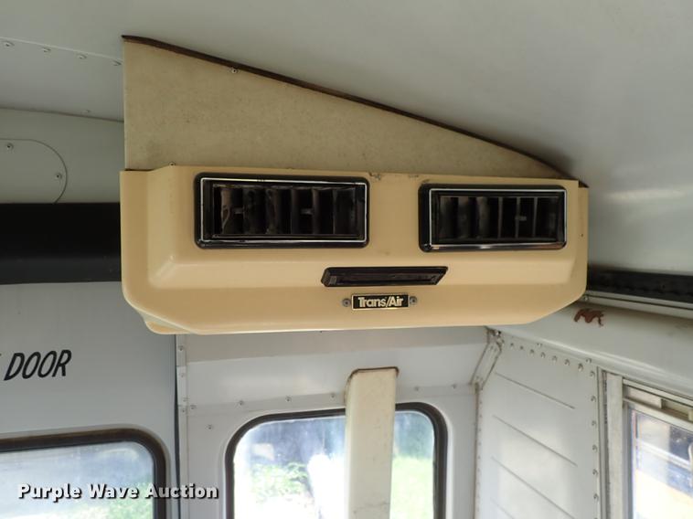 image for item DF1173 1992 Ford B700 school bus