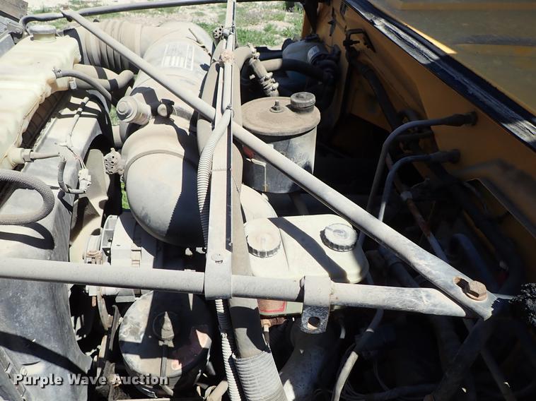 image for item DF1173 1992 Ford B700 school bus