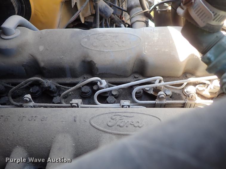 image for item DF1173 1992 Ford B700 school bus