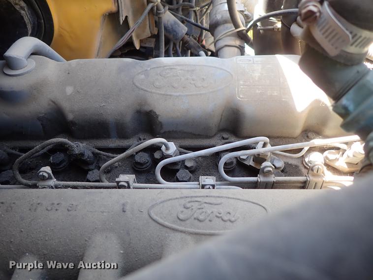 image for item DF1173 1992 Ford B700 school bus