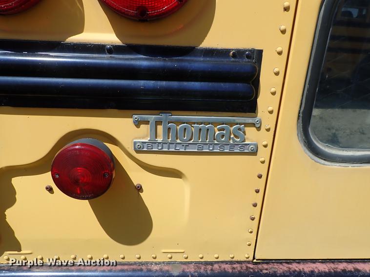 image for item DF1173 1992 Ford B700 school bus
