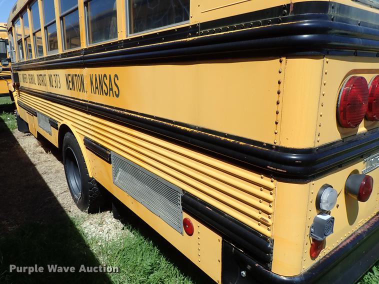 image for item DF1173 1992 Ford B700 school bus