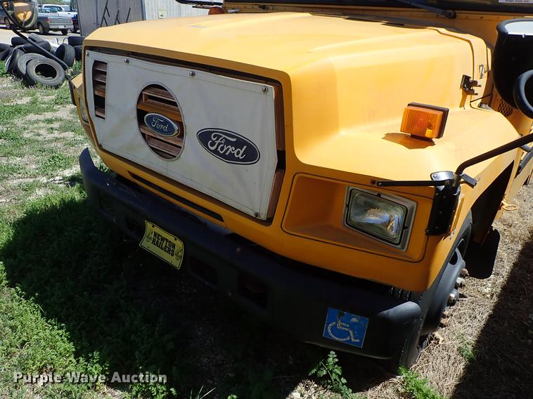 image for item DF1173 1992 Ford B700 school bus
