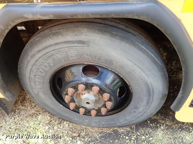 image for item DF1178 2007 Blue Bird All American FE school bus