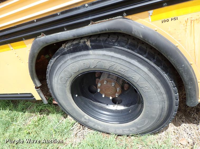 image for item DF1178 2007 Blue Bird All American FE school bus