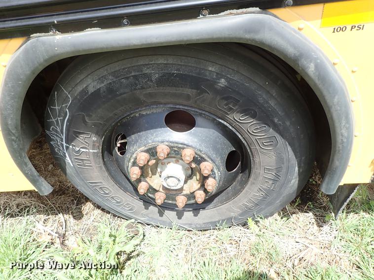 image for item DF1178 2007 Blue Bird All American FE school bus