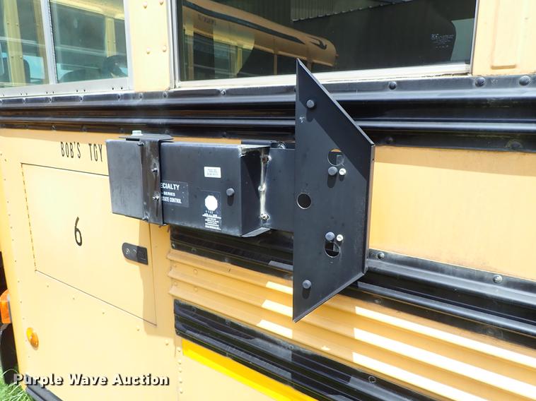 image for item DF1178 2007 Blue Bird All American FE school bus