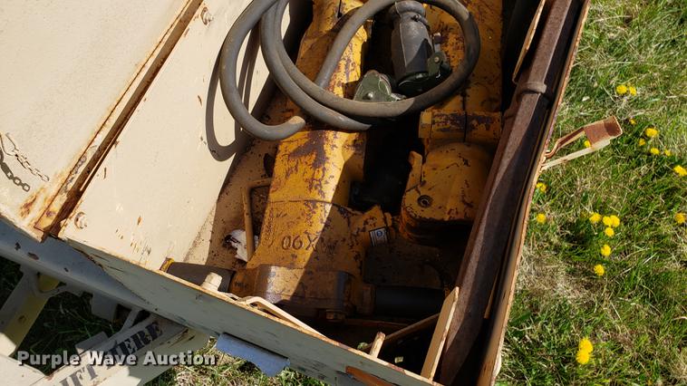 image for item DF3463 Ingersoll Rand P260 air compressor