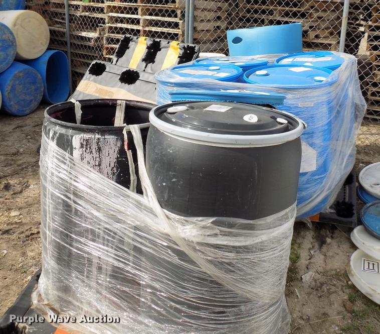 image for item DF4475 55 gallon barrels