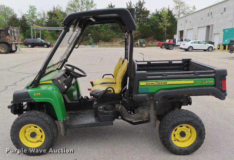 image for item DF7706 2012 John Deere 625i Gator utility vehicle
