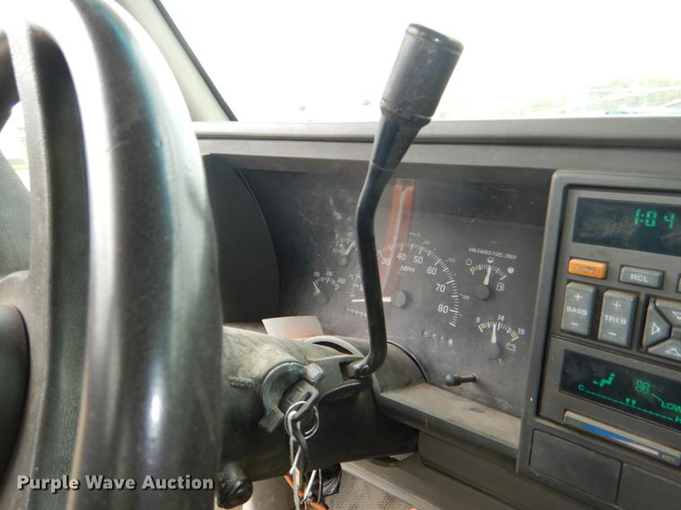 image for item DG0934 1994 GMC Sierra C1500 pickup truck