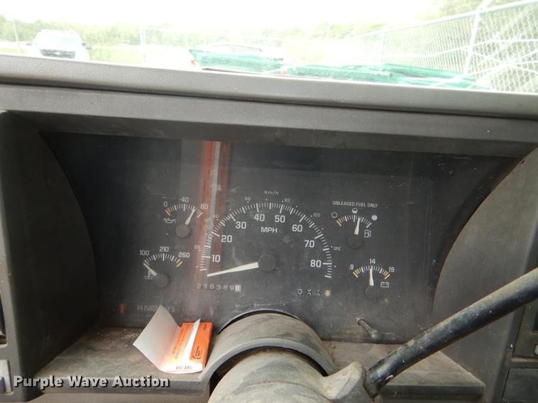 image for item DG0934 1994 GMC Sierra C1500 pickup truck