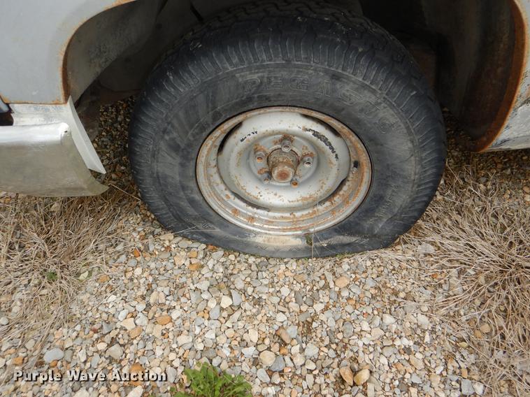 image for item DG0934 1994 GMC Sierra C1500 pickup truck