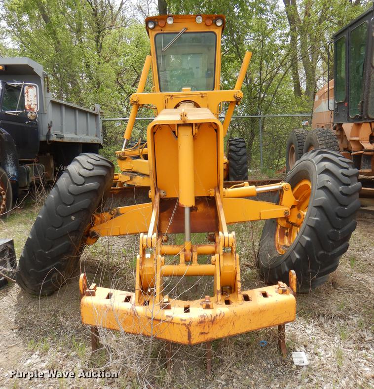 image for item DG0971 1978 John Deere 570A motor grader