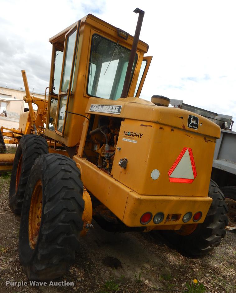 image for item DG0971 1978 John Deere 570A motor grader