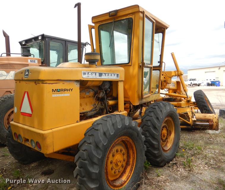 image for item DG0971 1978 John Deere 570A motor grader