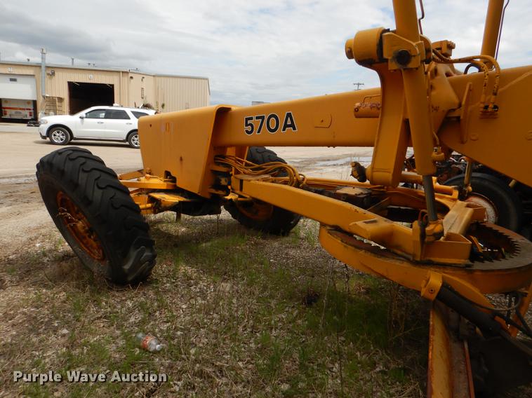 image for item DG0971 1978 John Deere 570A motor grader