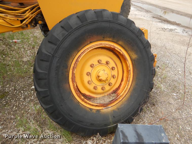 image for item DG0971 1978 John Deere 570A motor grader