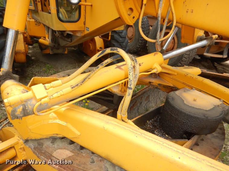 image for item DG0971 1978 John Deere 570A motor grader