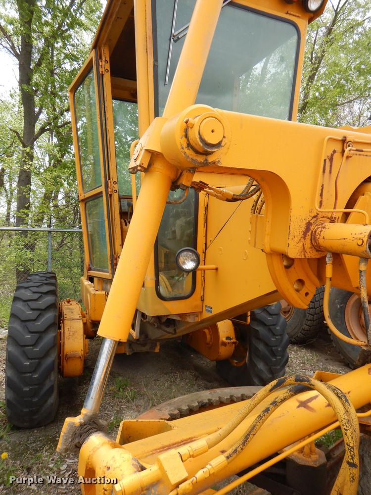 image for item DG0971 1978 John Deere 570A motor grader