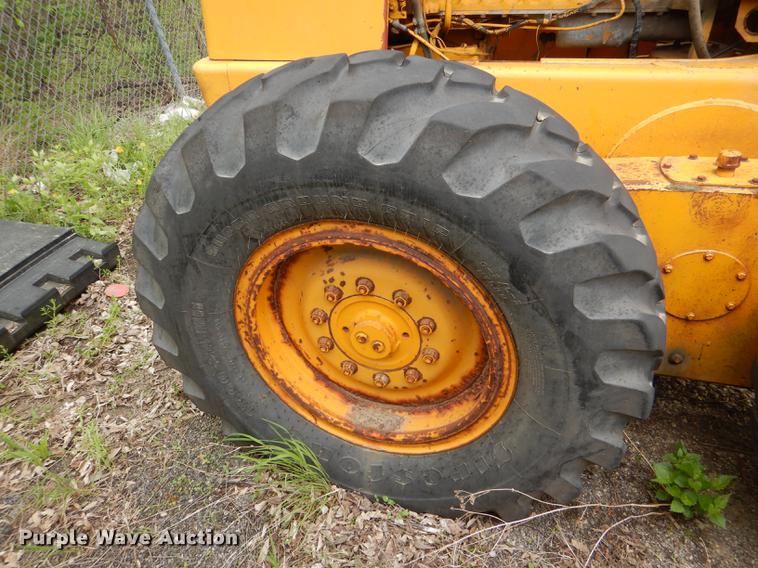 image for item DG0971 1978 John Deere 570A motor grader