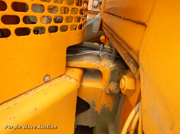 image for item DG0971 1978 John Deere 570A motor grader