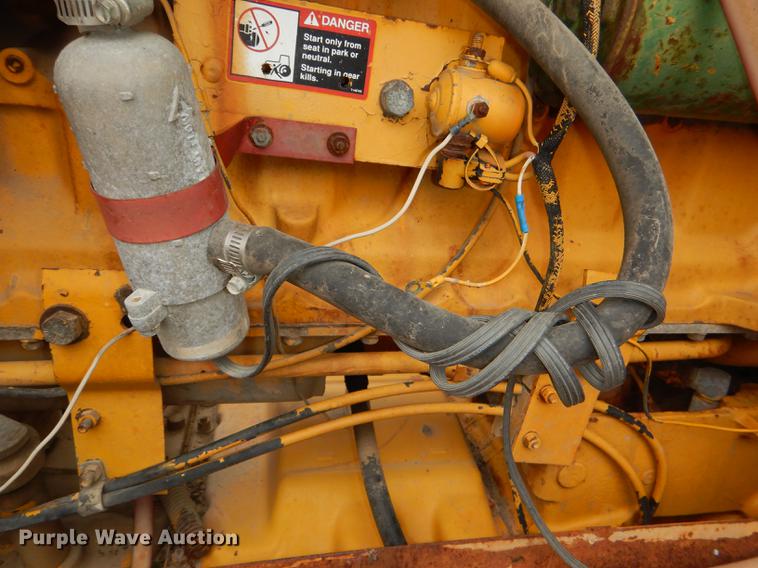 image for item DG0971 1978 John Deere 570A motor grader