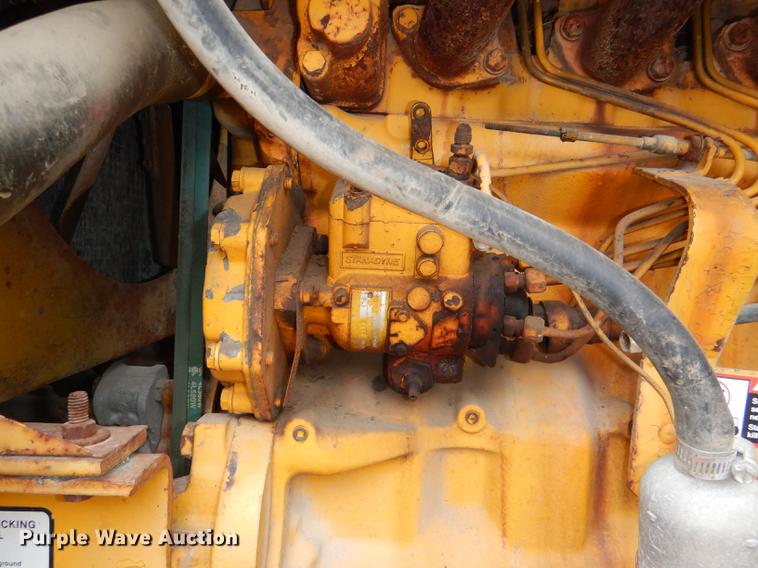 image for item DG0971 1978 John Deere 570A motor grader