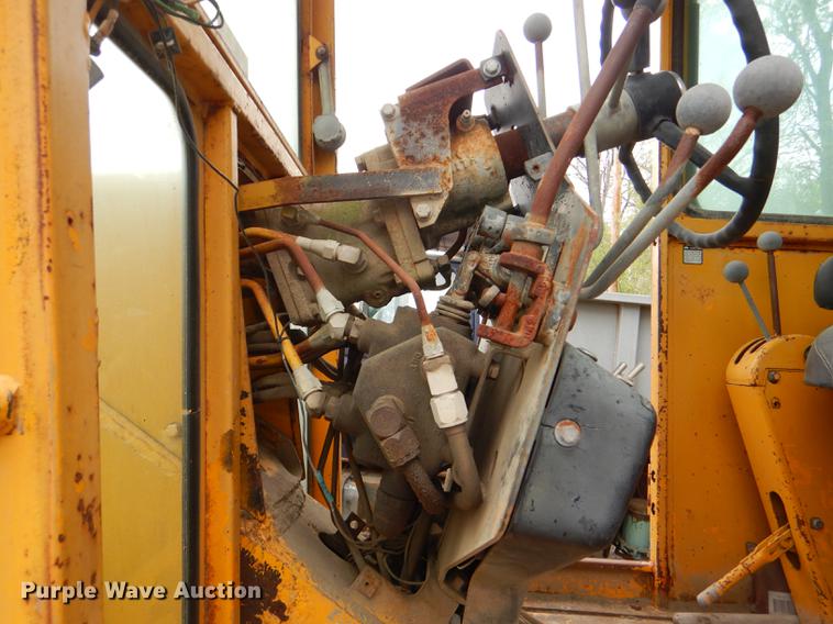 image for item DG0971 1978 John Deere 570A motor grader