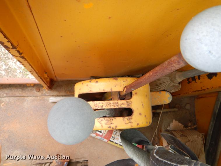 image for item DG0971 1978 John Deere 570A motor grader