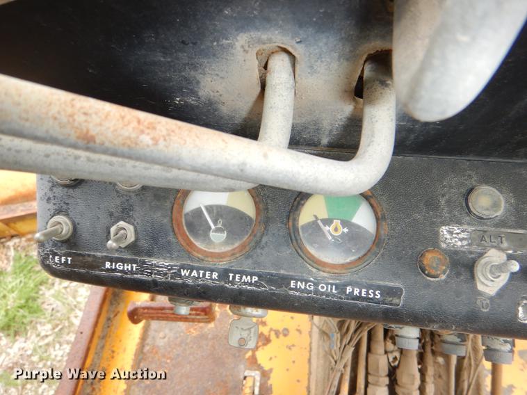 image for item DG0971 1978 John Deere 570A motor grader