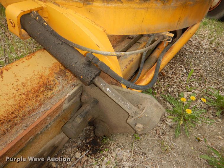 image for item DG0971 1978 John Deere 570A motor grader