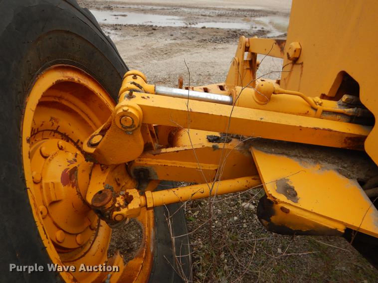 image for item DG0971 1978 John Deere 570A motor grader