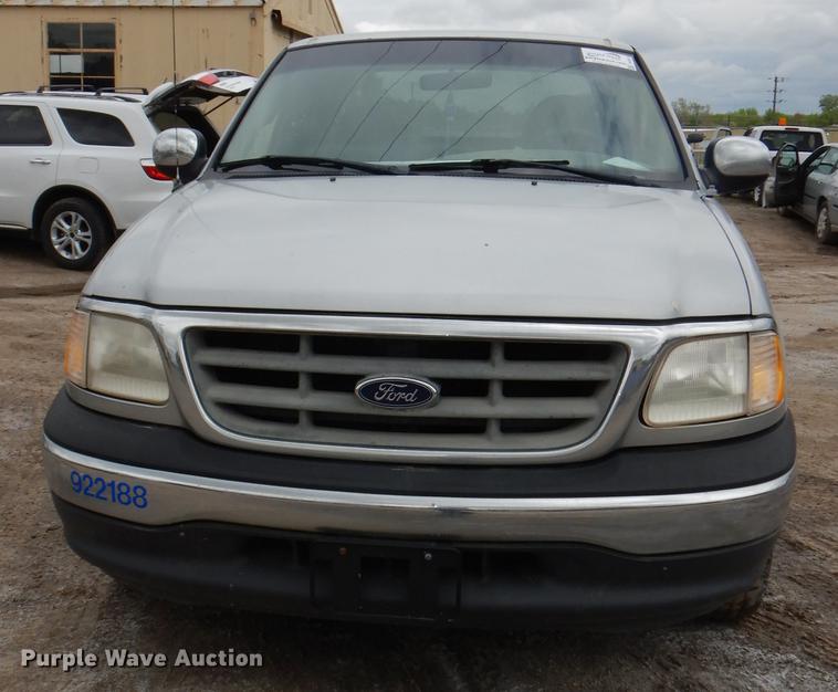 image for item DG0972 2000 Ford F150 XLT SuperCab pickup truck