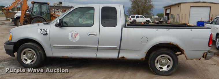 image for item DG0972 2000 Ford F150 XLT SuperCab pickup truck