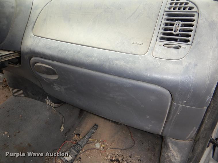 image for item DG0972 2000 Ford F150 XLT SuperCab pickup truck