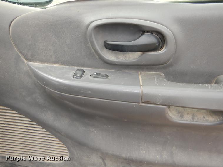 image for item DG0972 2000 Ford F150 XLT SuperCab pickup truck