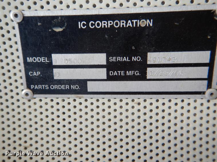 image for item DG0980 2008 International CE 300 school bus