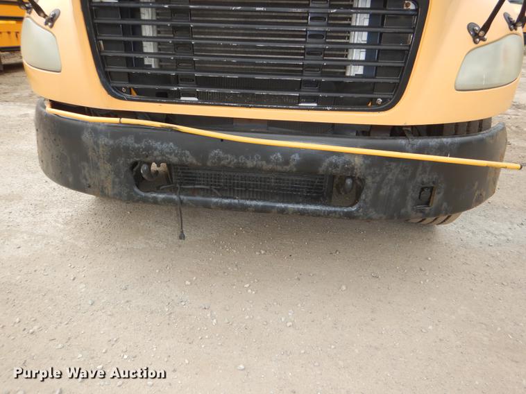 image for item DG0995 2006 Freightliner B2 Thomas school bus