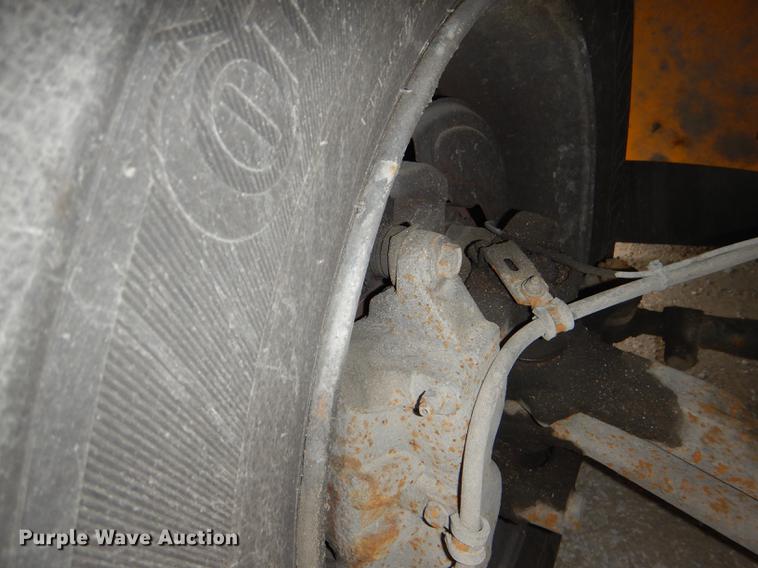 image for item DG0995 2006 Freightliner B2 Thomas school bus