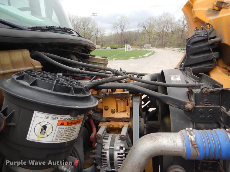 image for item DG0995 2006 Freightliner B2 Thomas school bus