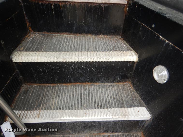 image for item DG0995 2006 Freightliner B2 Thomas school bus