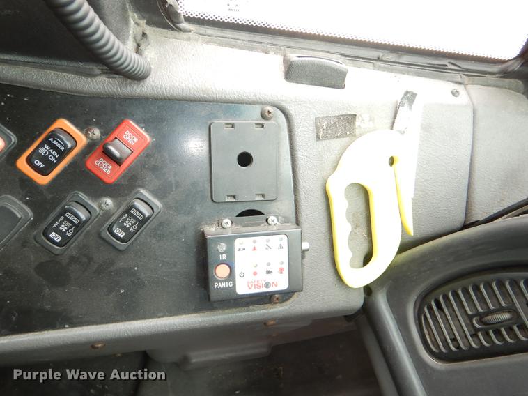 image for item DG0995 2006 Freightliner B2 Thomas school bus