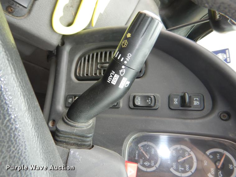 image for item DG0995 2006 Freightliner B2 Thomas school bus