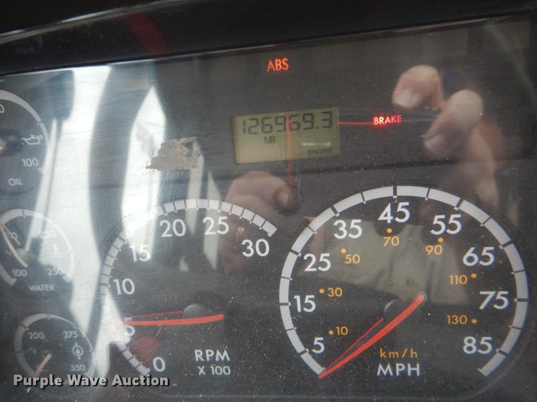 image for item DG0995 2006 Freightliner B2 Thomas school bus