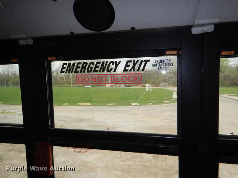 image for item DG0995 2006 Freightliner B2 Thomas school bus