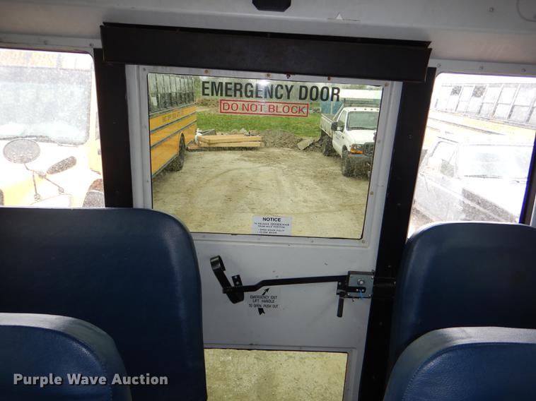 image for item DG0995 2006 Freightliner B2 Thomas school bus