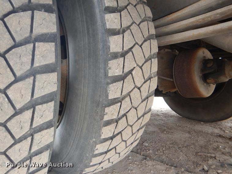 image for item DG0995 2006 Freightliner B2 Thomas school bus