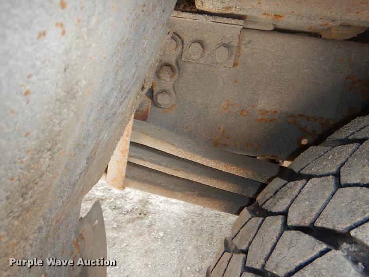 image for item DG0995 2006 Freightliner B2 Thomas school bus